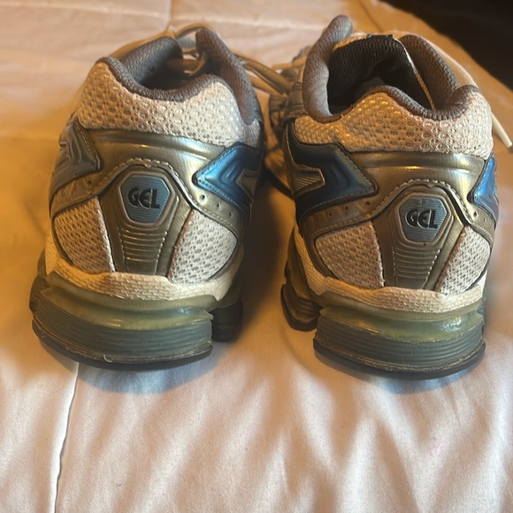 ASICS - Picture 5 of 5